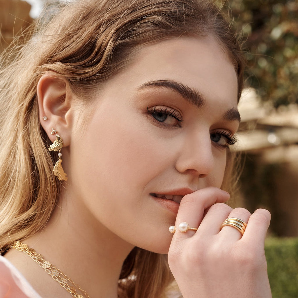 Contemporary pieces exude romance. Experience the allure of ancient jewellery with our stunning gold statement earrings. 